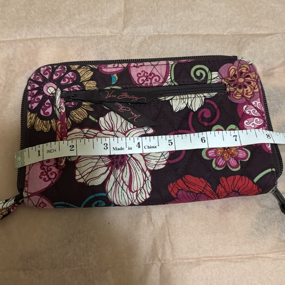 Vera Bradley Wristlet Retired - Picture 5 of 7